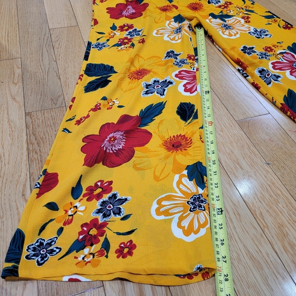 Chiffon wide leg flaural flower pants 🌼 - Picture 3 of 12